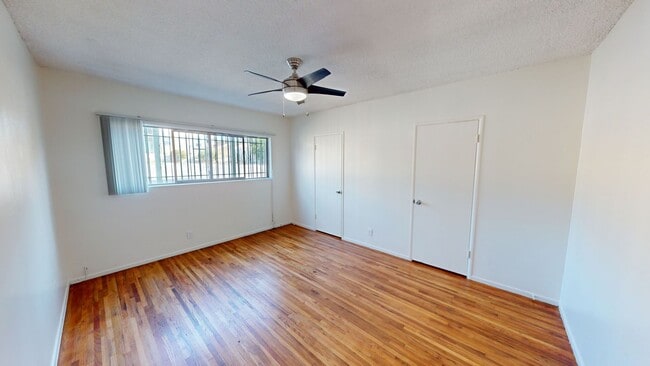 Photo - 950 Grand