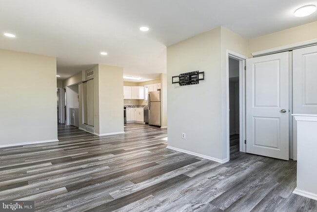 Photo - 9463 Ashton Rd