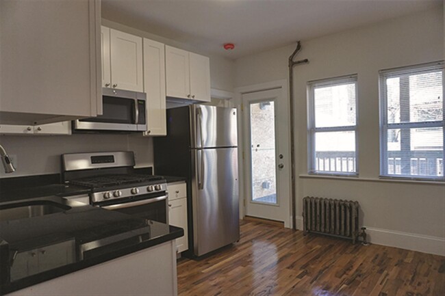 Photo - 39 Bradley St Apartments Unit 2