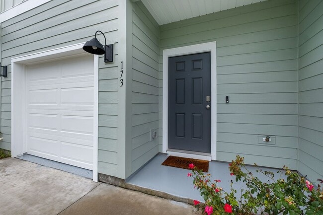Photo - 173 Turpentine Dr