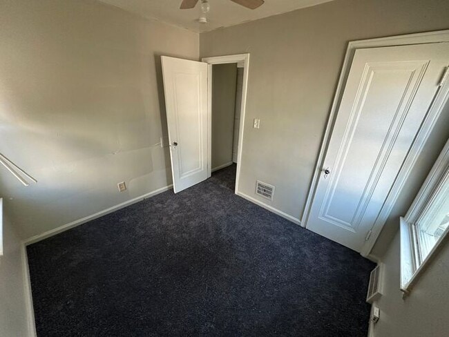 Photo - Beautiful 3 bedroom Bungalow with Garage