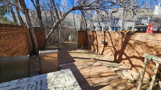 Building Photo - 4003 Wonderland Hill Ave Rental