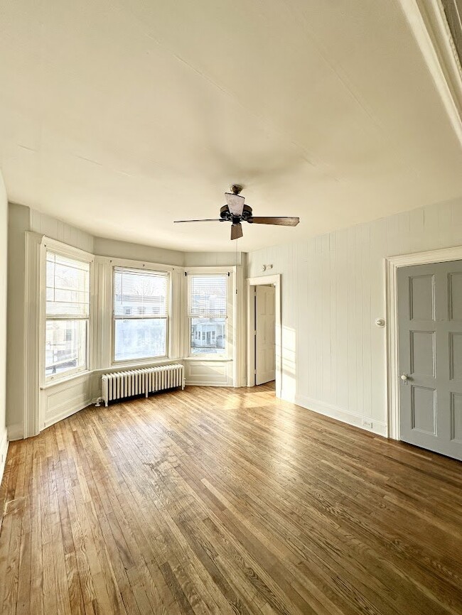 Building Photo - 130 5th Ave Unit #2