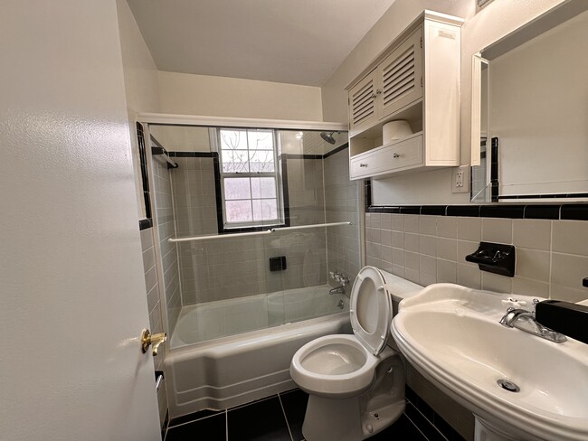 Photo - 114 Crescent Ave Unidad A4