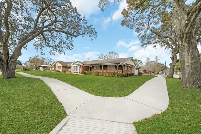 Photo - 4002 Martinshire Dr