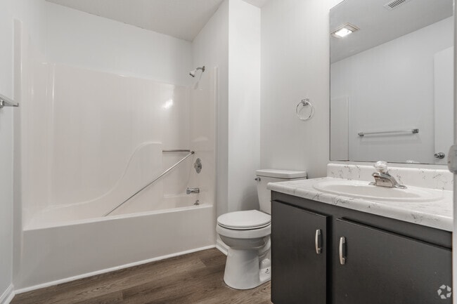 2BR, 2BA - 950SF - Second Bathroom