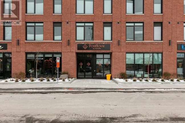 Photo - 377 Winona Ave Unité 509