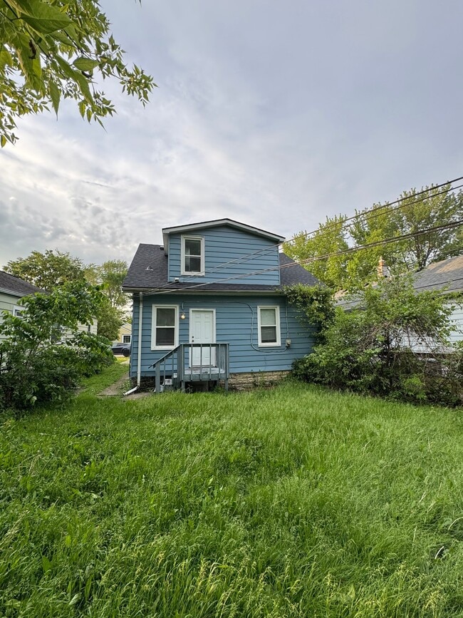 Photo - 690 E Marshall St Unit Lower