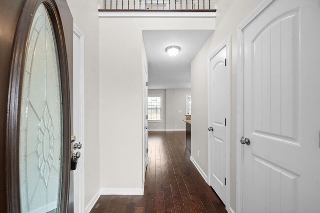 Photo - Pet Friendly Three Bedroom in Rossview!