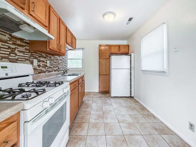 Photo - Newly Renovated 2 bedroom, 1 bathroom Urbana-Available April 1st, 2026
