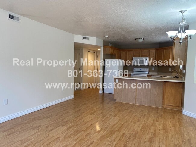 Photo - Check Out This Amazing 3 Bedroom 2 Bathroom Condo In Riverton