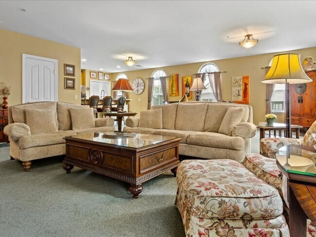 Photo - 966 McClelland Dr
