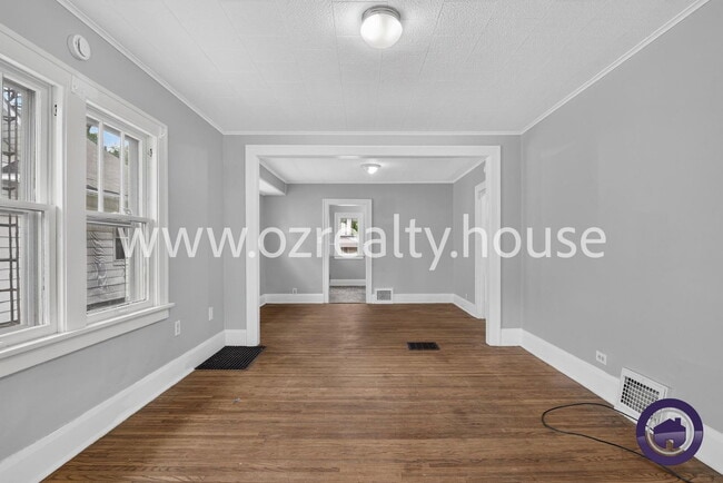 Photo - 3644 Leybourn Ave