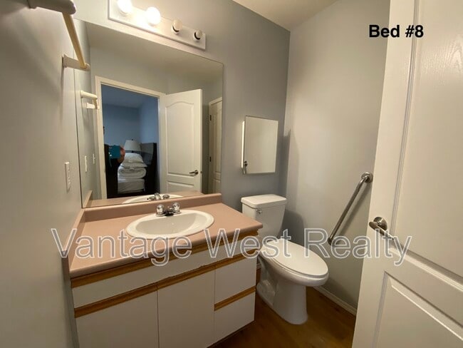 Photo - 453-453 Morrison Ave