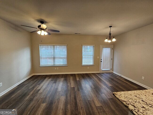 Photo - 6056 Oak Bend Ct