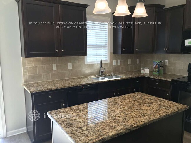 Photo - 540 McCarthy Dr