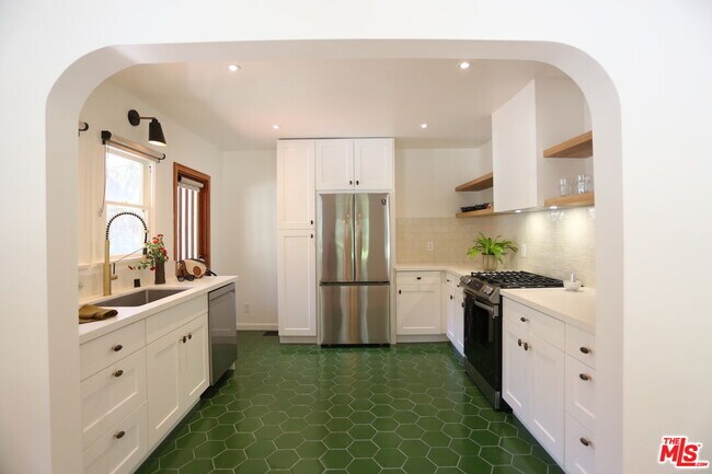 Photo - 2256 Silver Ridge Ave