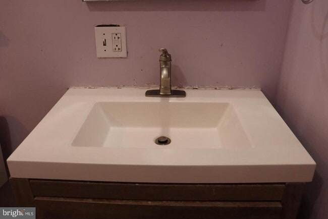 Photo - 410 Winters Ln