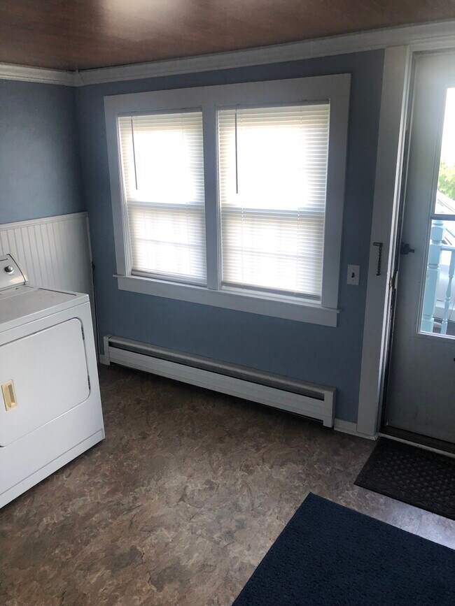 Entry Driveway side - 852 Stillwater Ave