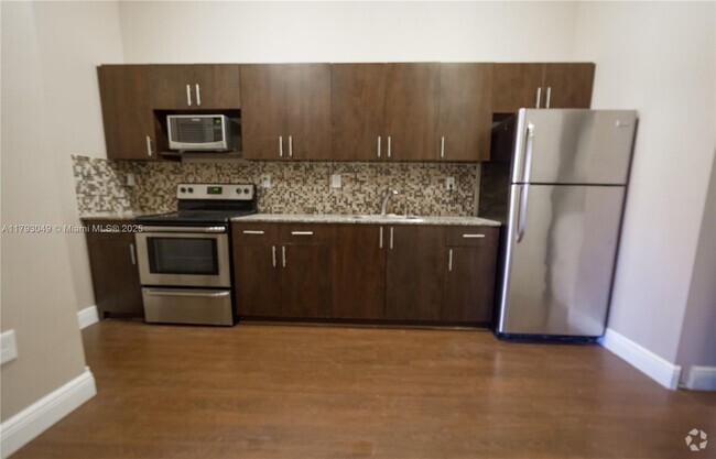 Building Photo - 1469 SW 5th St Unit 5 Rental