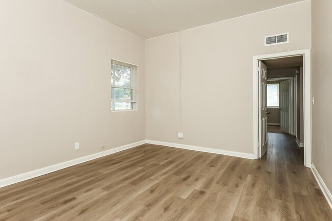 Photo - 5220 Seaspray Ave