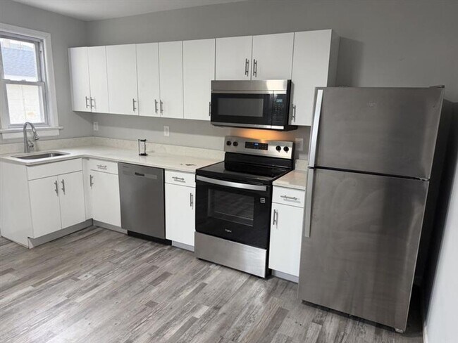 Photo - Newly Renovated 5 Bedroom 2.5 Bath House