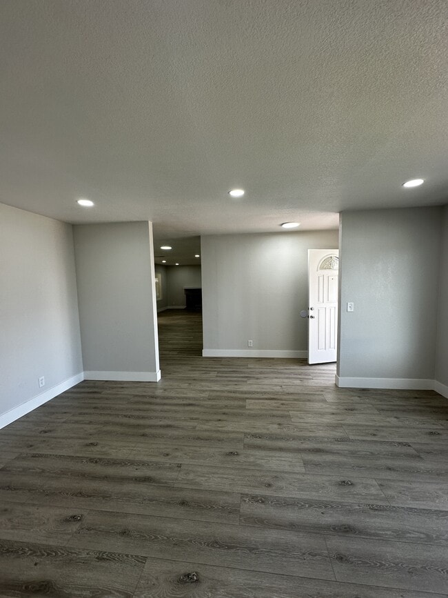 Photo - 3221 San Carlos Way