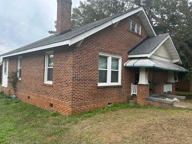 Photo - 106 4th St