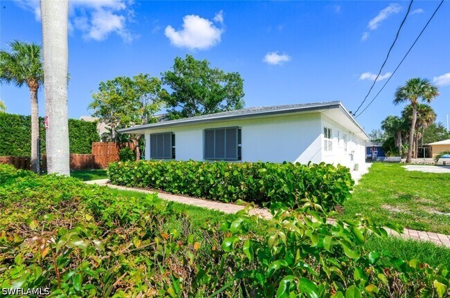 2777 Shoreview Dr