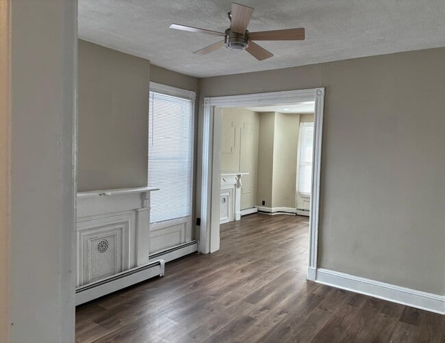 Photo - 633 Main St Unit 3