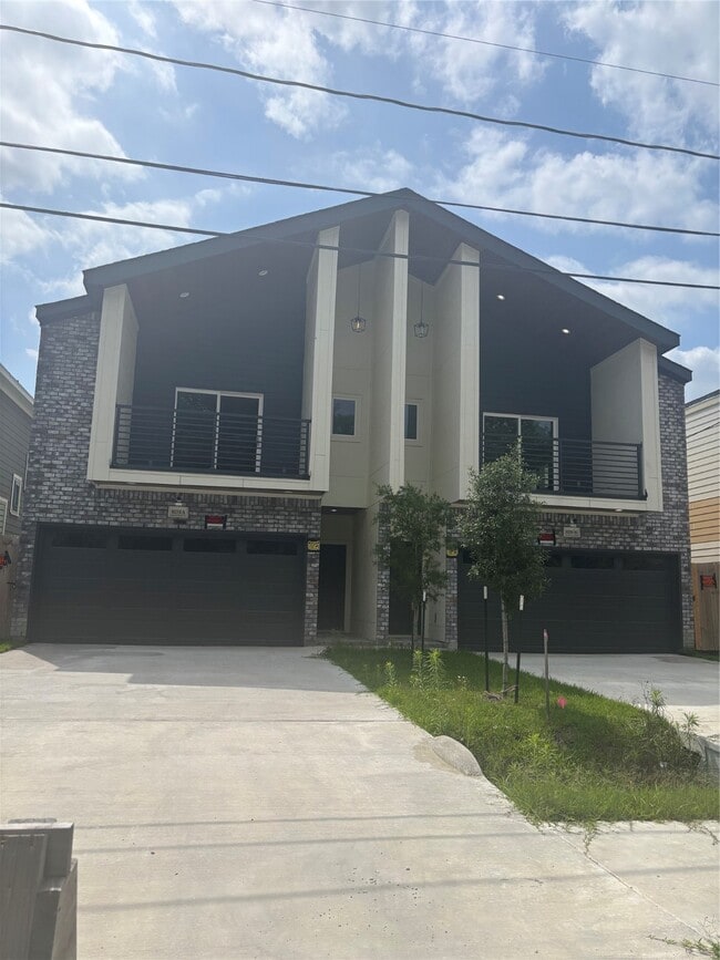 Photo - 8119 Venus St Townhome