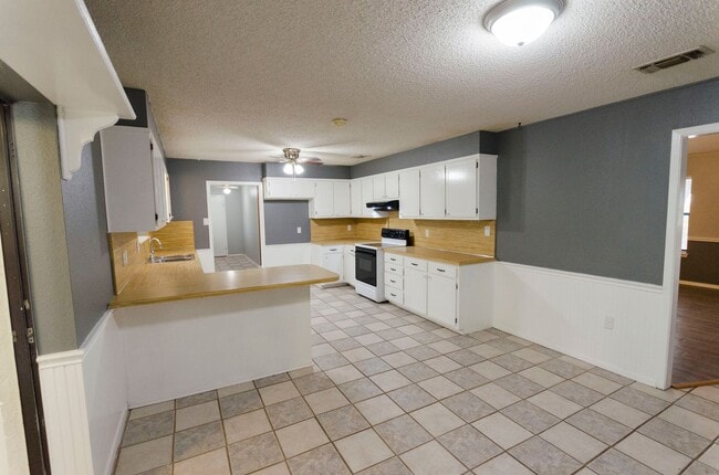 Photo - Wonderful Country Living close to town COMING SOON!