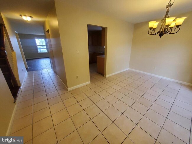 Photo - 667 Walnut Tree Dr