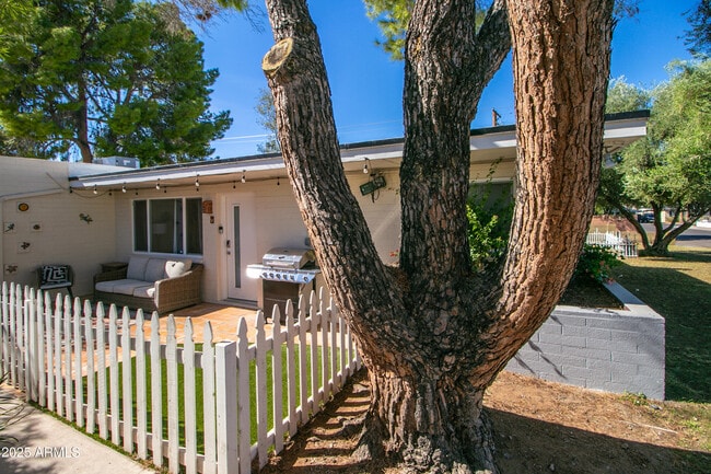 Photo - 3511 E Montecito Ave