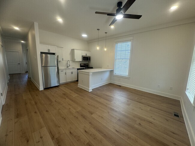 Photo - 212 S Grant St