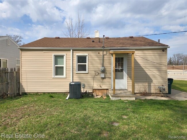 Photo - 628 E Jarvis Ave