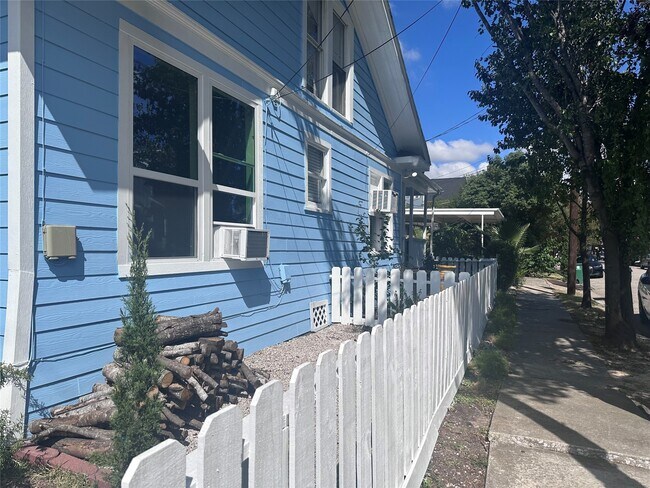 Photo - 3701 Bradley St