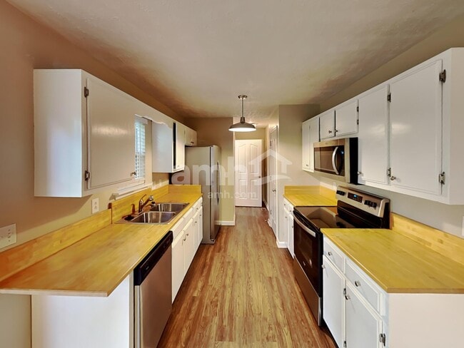 Photo - 7827 Rainey Dr