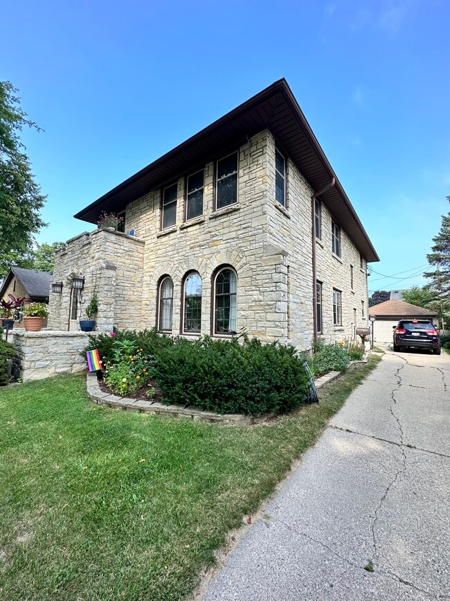 Front & Side - 3508 S Pine Ave