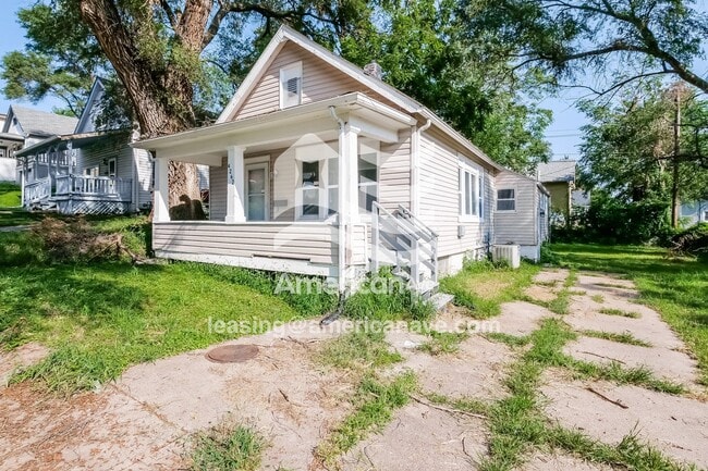 Photo - 4262 Maple St