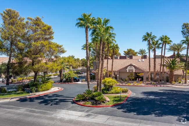 Photo - Vizcaya at the Trails