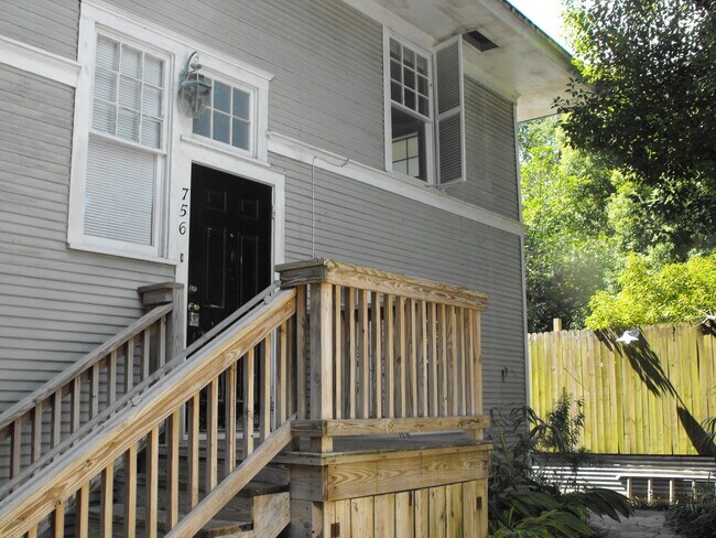 Photo - 756 Stockton St