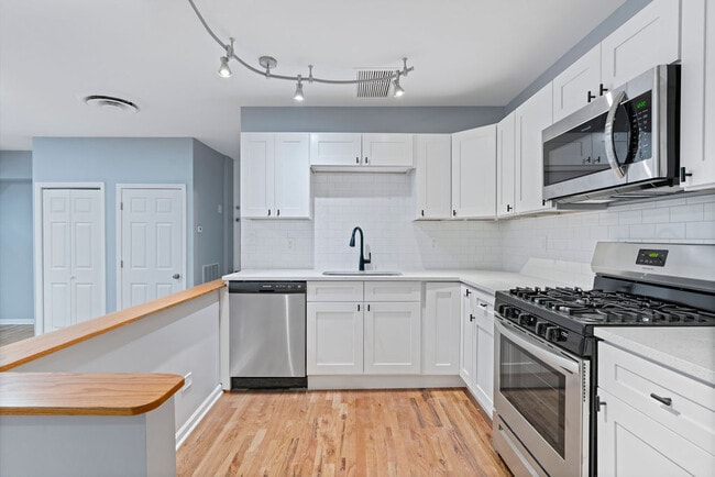 Photo - 2900 N Damen Ave Unit 1F