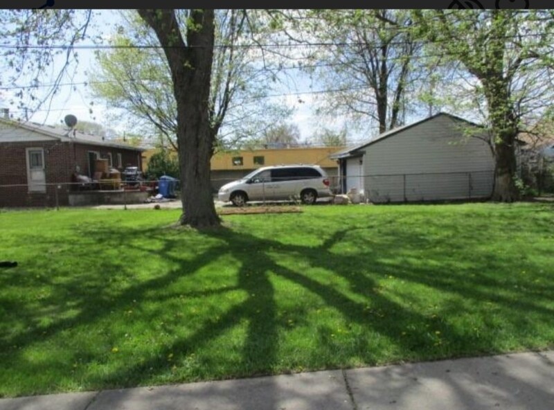 Photo - 25702 Norfolk St