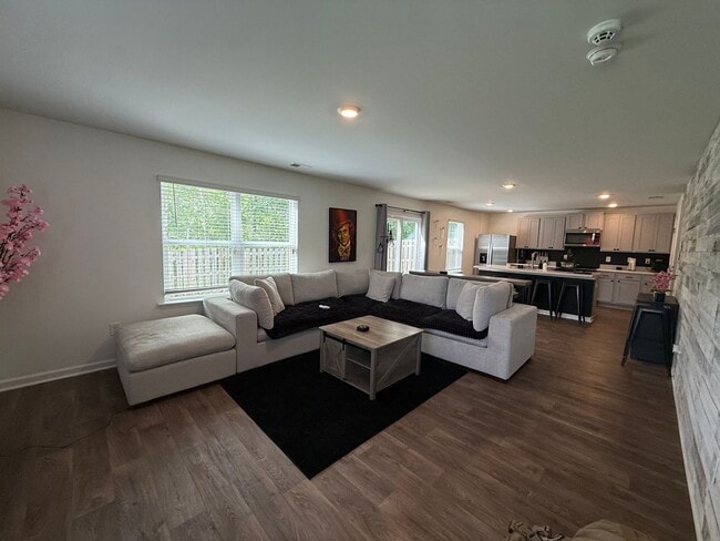 Photo - 386 High Ridge Ct