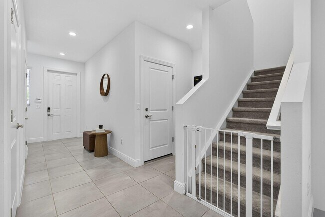 Photo - 634 Parsons Way
