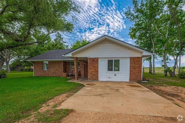 Building Photo - 16316 TX-36 Rental