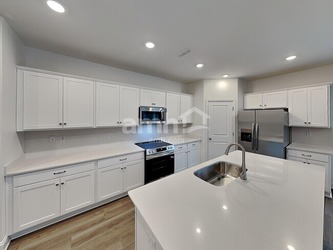 Photo - 5014 Twin River Dr