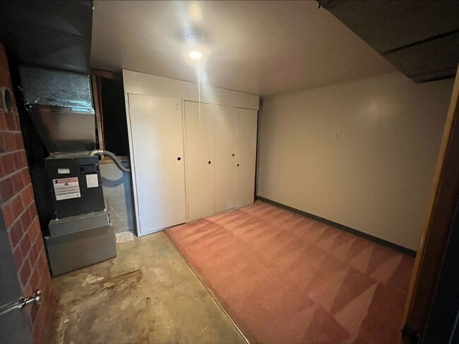 Photo - 1652 Bishop Rd