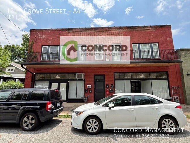 Building Photo - 1311 Grove St Unit A4